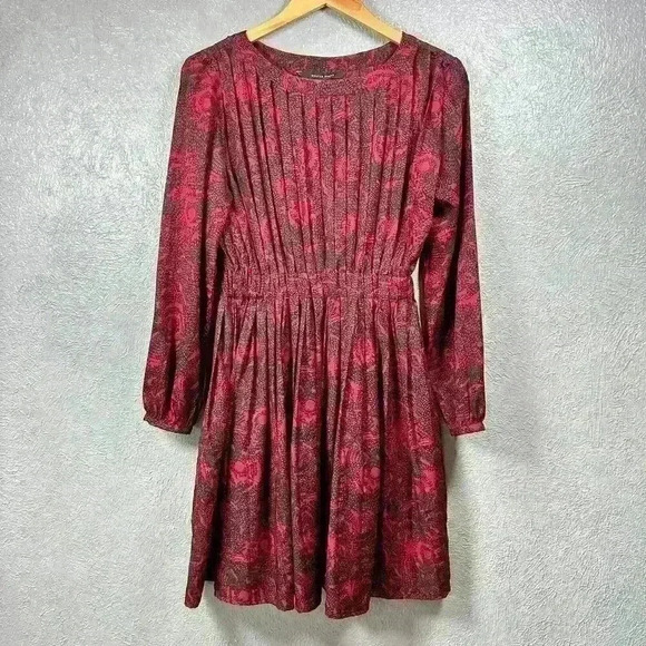 WALTER BAKER Vintage Look Fit Flare Long Sleeve Silky Pleated Dress Small 6 - Picture 1 of 14
